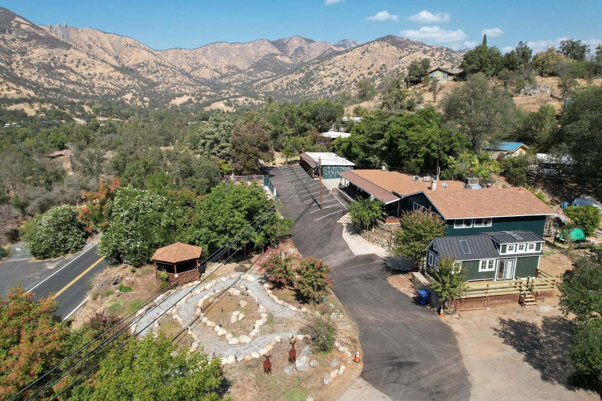 The General Sherman Cabin Villa Three Rivers Exterior photo