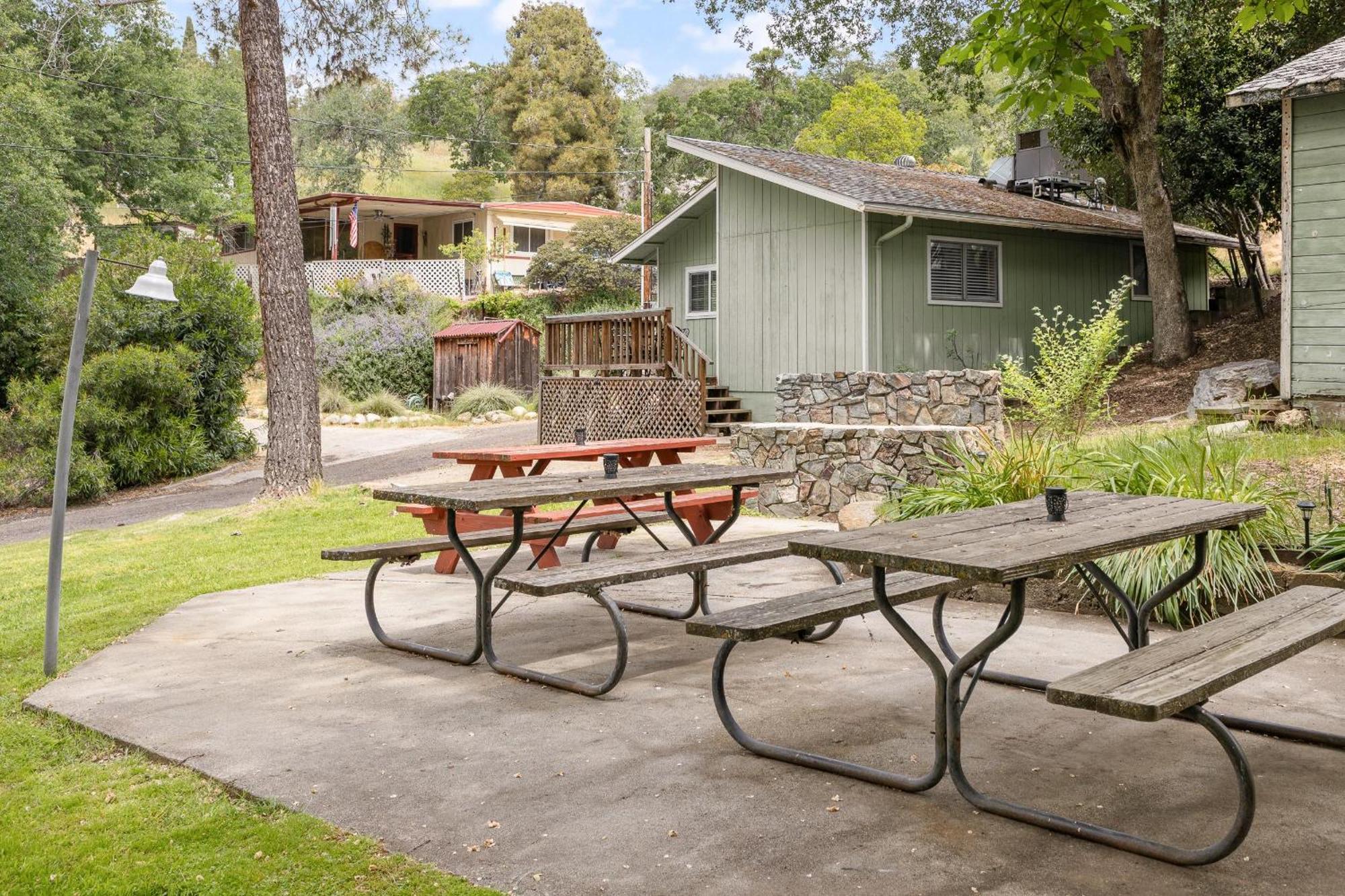 The General Sherman Cabin Villa Three Rivers Exterior photo